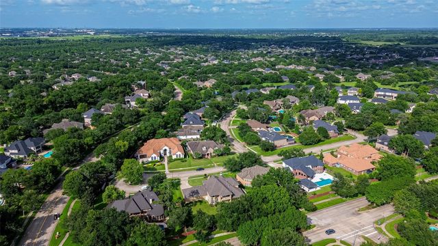 7706 Long Shadows Drive, Sugar Land, TX 77479