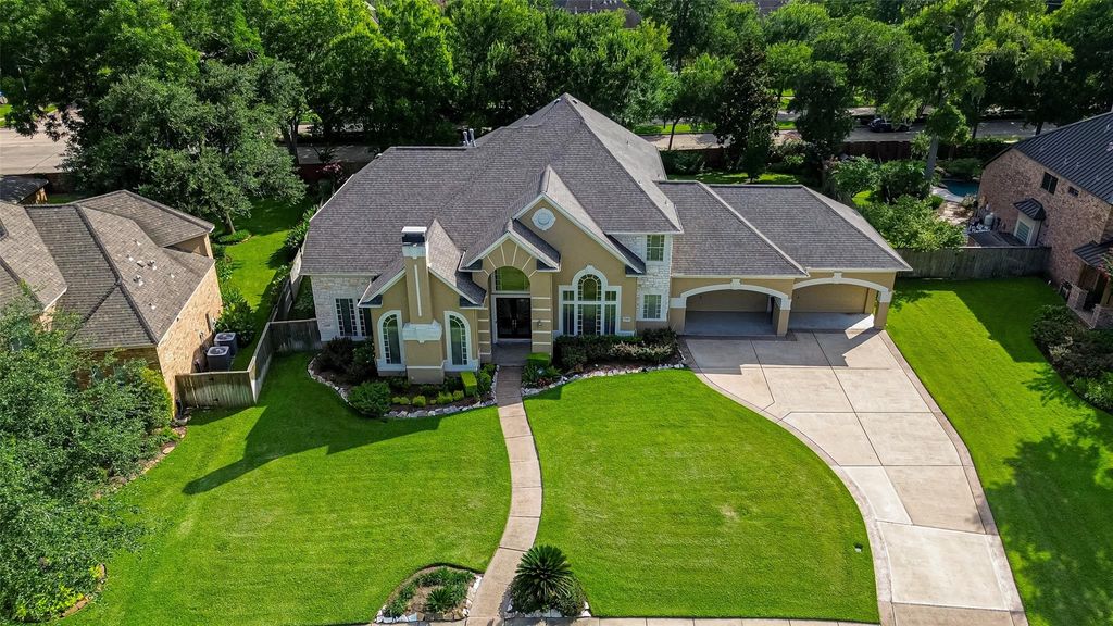 7706 Long Shadows Drive, Sugar Land, TX 77479