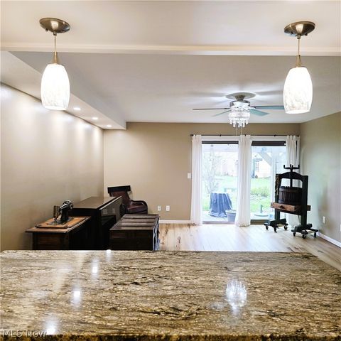 67 Landings Way, Avon Lake, OH 44012