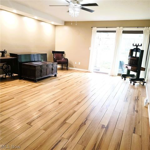 67 Landings Way, Avon Lake, OH 44012