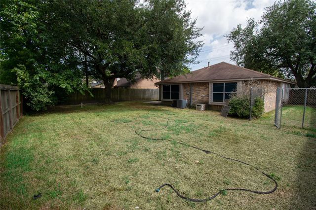 1009 Wildwood Drive, Deer Park, TX 77536