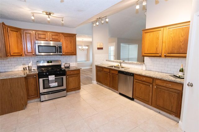 1009 Wildwood Drive, Deer Park, TX 77536