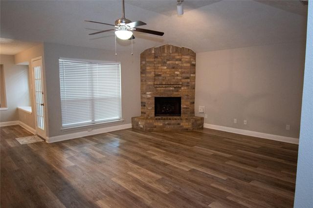 1009 Wildwood Drive, Deer Park, TX 77536