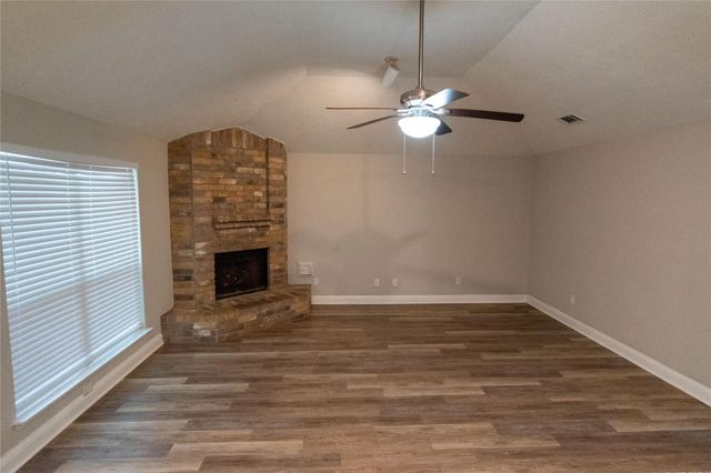 1009 Wildwood Drive, Deer Park, TX 77536