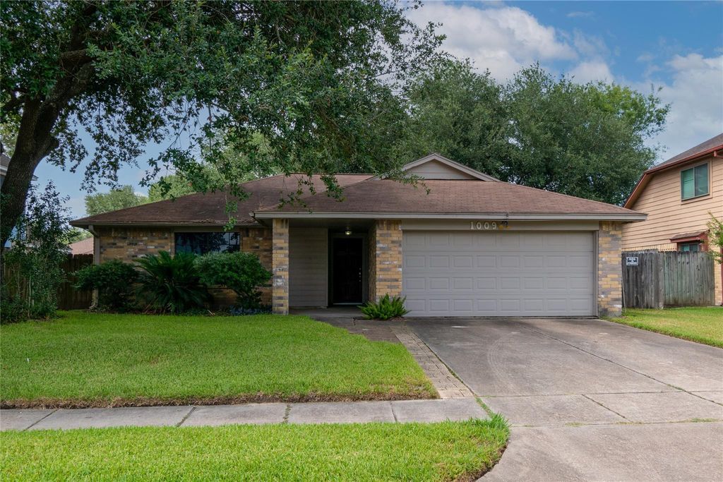 1009 Wildwood Drive, Deer Park, TX 77536