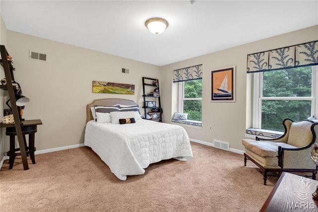 265 South Graeser Road, Creve Coeur, MO 63141