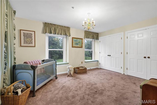 265 South Graeser Road, Creve Coeur, MO 63141
