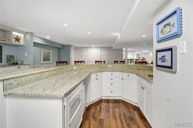 265 South Graeser Road, Creve Coeur, MO 63141