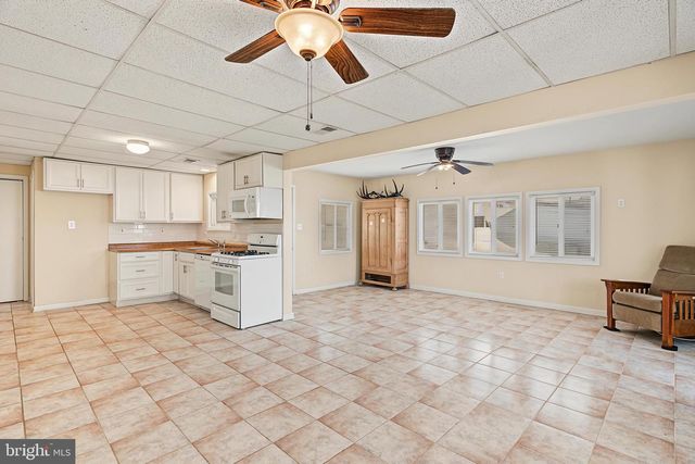 10 W SAIL DR, Little Egg Harbor Twp, NJ 08087