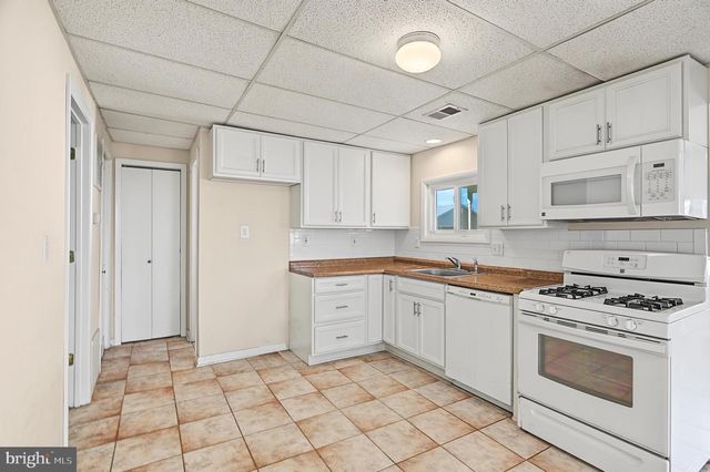 10 W SAIL DR, Little Egg Harbor Twp, NJ 08087