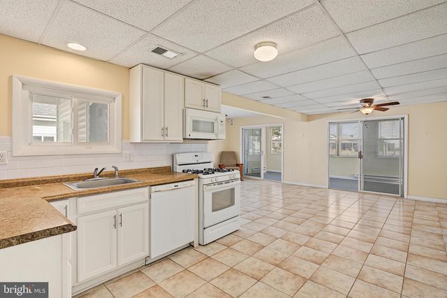 10 W SAIL DR, Little Egg Harbor Twp, NJ 08087