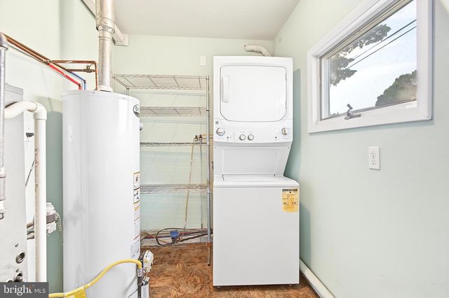 10 W SAIL DR, Little Egg Harbor Twp, NJ 08087