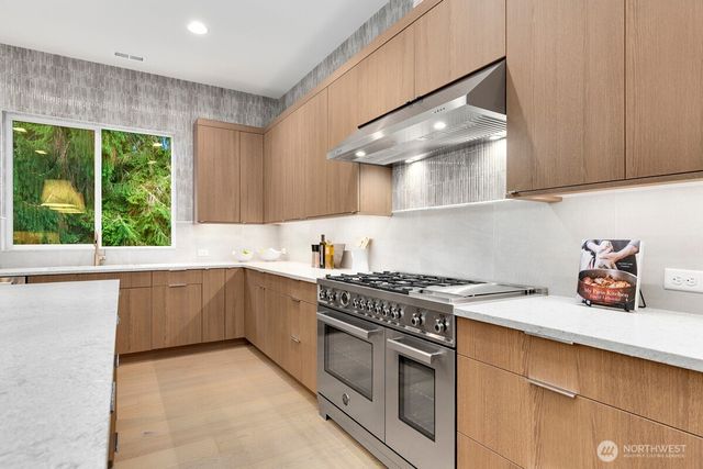 1455 153rd Place SE, Bellevue, WA 98008