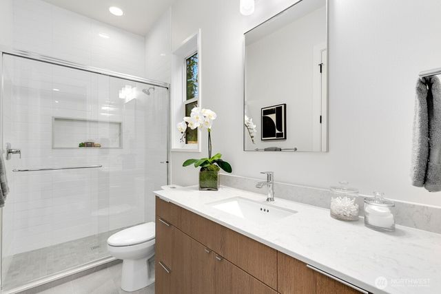 1455 153rd Place SE, Bellevue, WA 98008