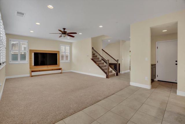 582 Pasture Ave, Lathrop, CA 95330