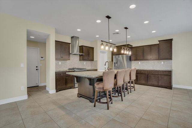582 Pasture Ave, Lathrop, CA 95330