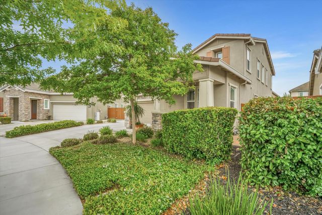 582 Pasture Ave, Lathrop, CA 95330