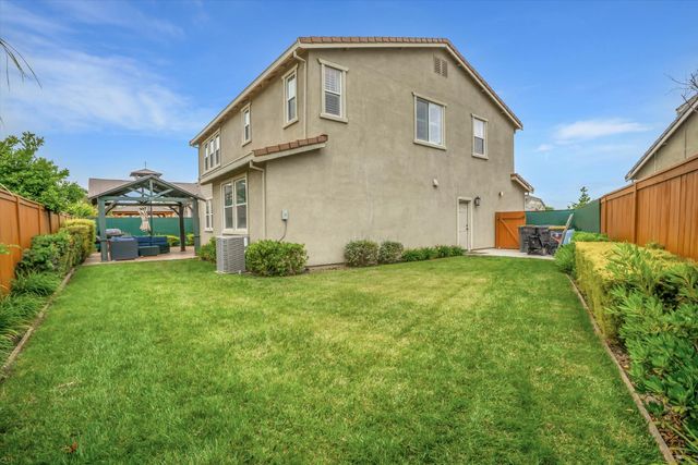 582 Pasture Ave, Lathrop, CA 95330