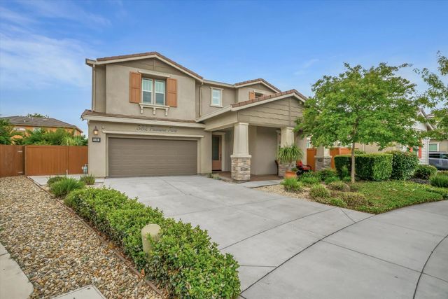 582 Pasture Ave, Lathrop, CA 95330