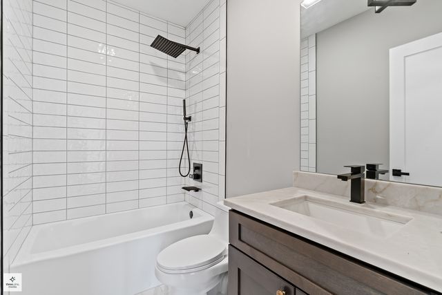 8631 W Grand Avenue 4E, River Grove, IL 60171