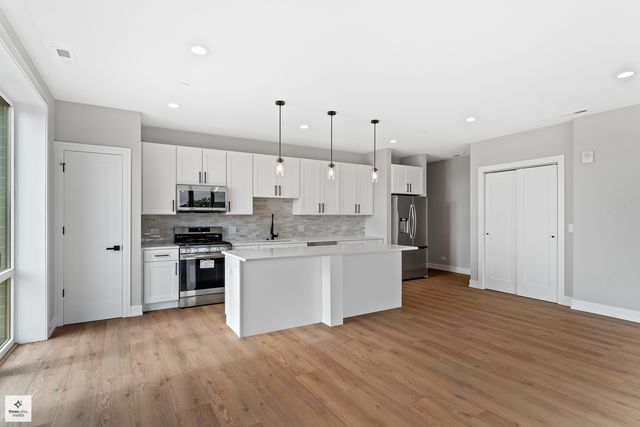 8631 W Grand Avenue 4E, River Grove, IL 60171