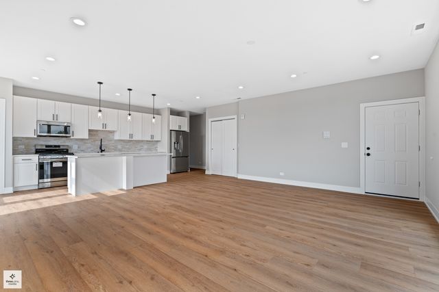 8631 W Grand Avenue 4E, River Grove, IL 60171