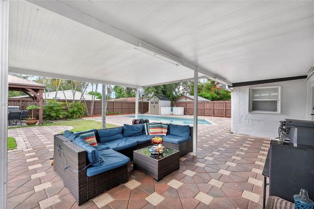 6810 Douglas Street, Hollywood, FL 33024