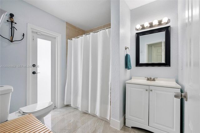 6810 Douglas Street, Hollywood, FL 33024