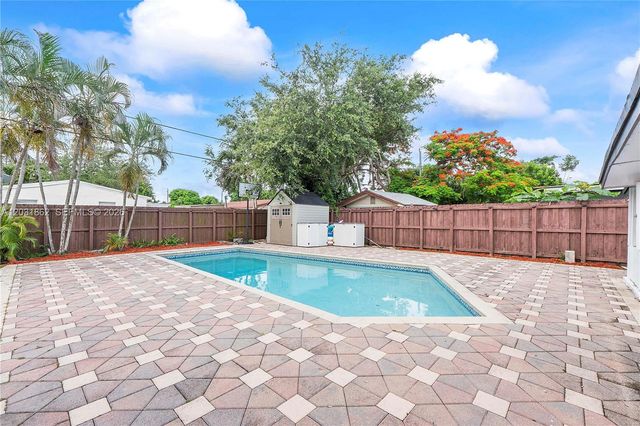 6810 Douglas Street, Hollywood, FL 33024