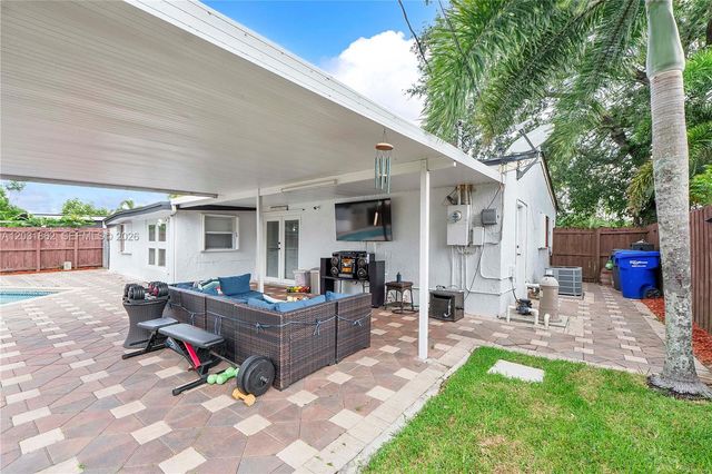 6810 Douglas Street, Hollywood, FL 33024