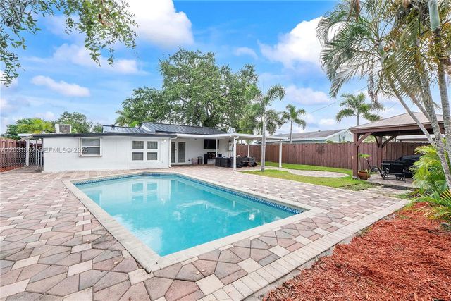 6810 Douglas Street, Hollywood, FL 33024