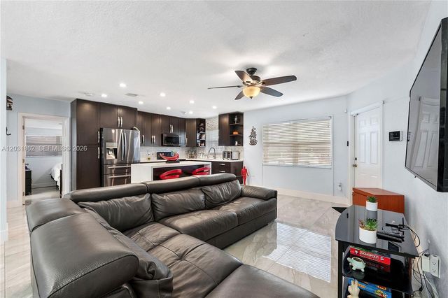 6810 Douglas Street, Hollywood, FL 33024