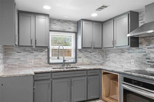 1305 Pinehurst Drive, Fort Worth, TX 76134
