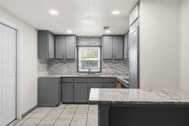 1305 Pinehurst Drive, Fort Worth, TX 76134