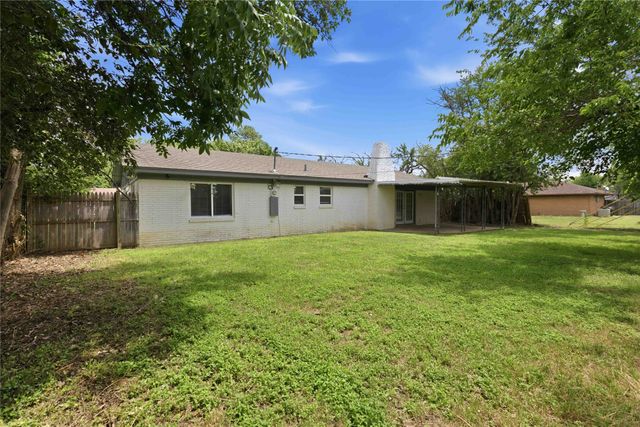 1305 Pinehurst Drive, Fort Worth, TX 76134