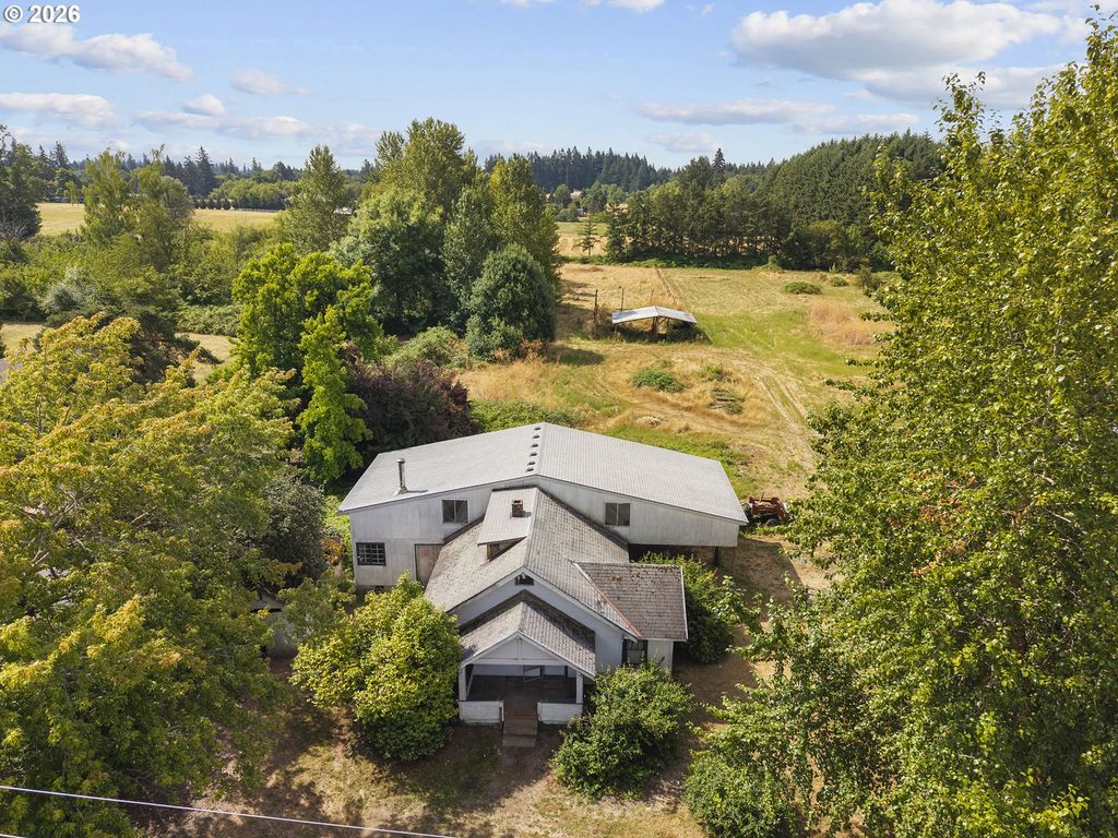 Image 1 of property listing at 29770 Ne WILSONVILLE Rd, Newberg, OR 97132