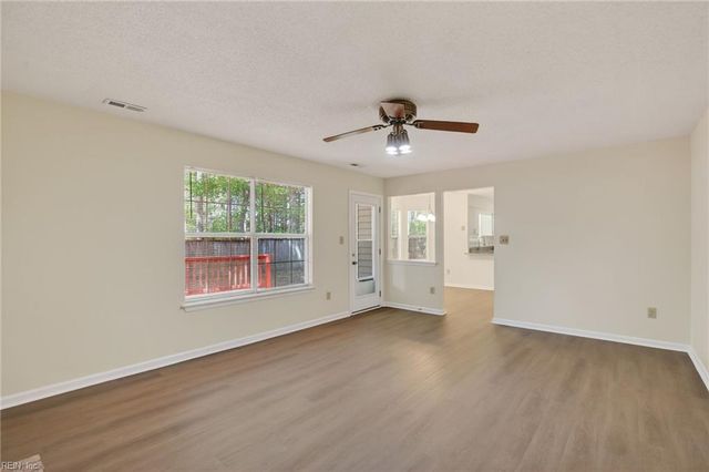 803 Millgate CT, Newport News, VA 23602
