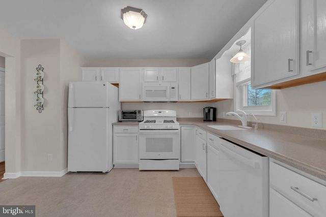 576 N MILL RD, Vineland, NJ 08360