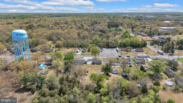 576 N MILL RD, Vineland, NJ 08360