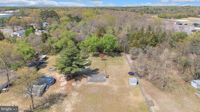 576 N MILL RD, Vineland, NJ 08360