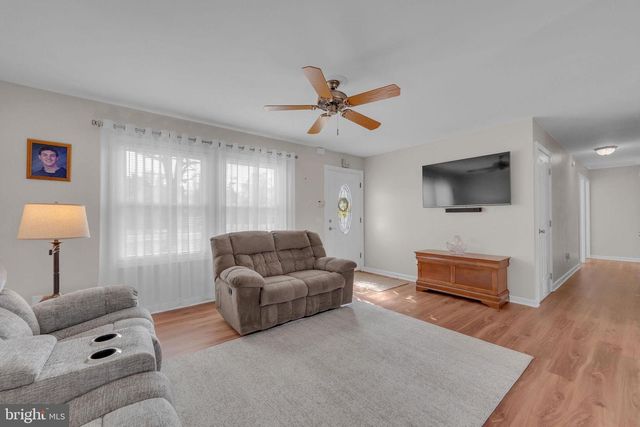 576 N MILL RD, Vineland, NJ 08360
