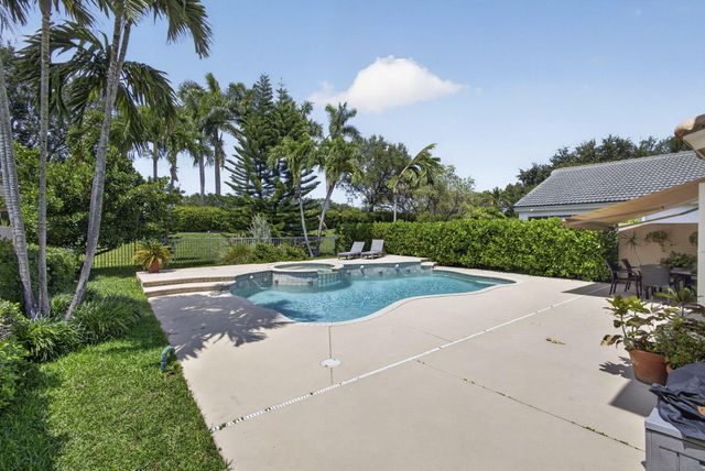 4017 Bluff Harbor Way, Wellington, FL 33449