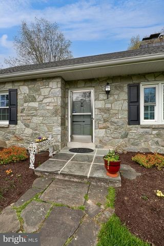 243 PRIMROSE AVE, Lancaster, PA 17601