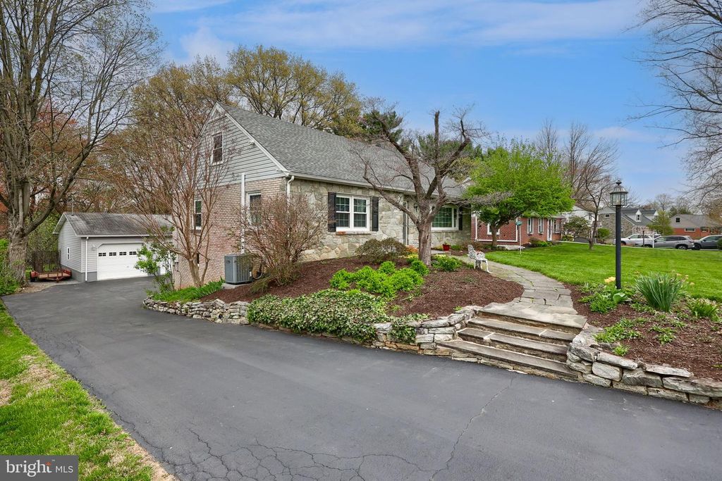 243 PRIMROSE AVE, Lancaster, PA 17601