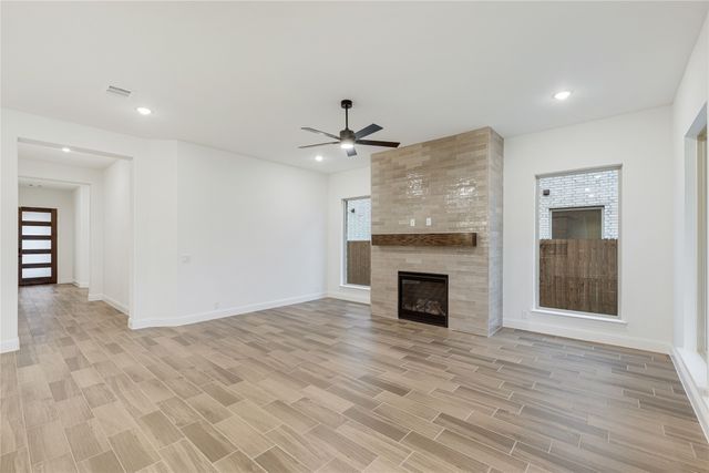 1240 Amberwood Lane, Red Oak, TX 75154