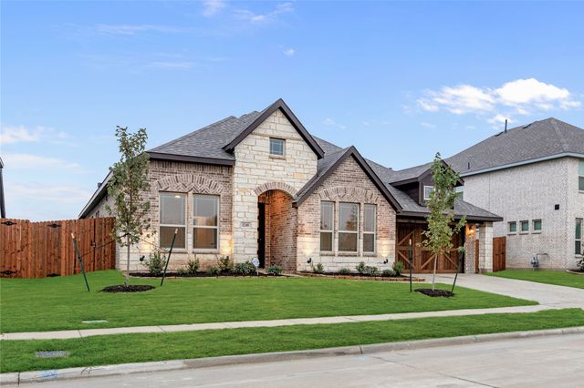 1240 Amberwood Lane, Red Oak, TX 75154