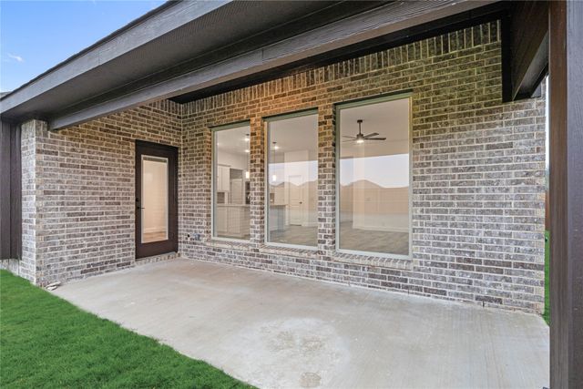 1240 Amberwood Lane, Red Oak, TX 75154