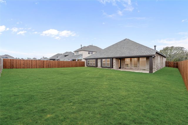 1240 Amberwood Lane, Red Oak, TX 75154