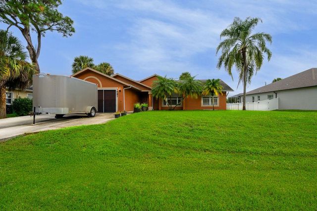 1687 SW Ruiz Terrace, Port St Lucie, FL 34953