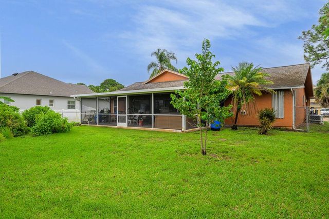 1687 SW Ruiz Terrace, Port St Lucie, FL 34953